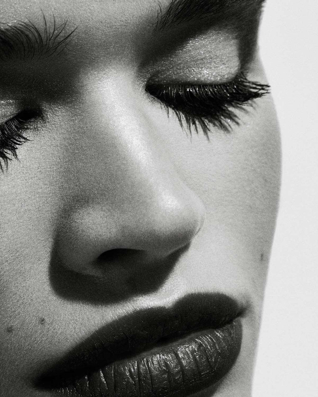 Full Frontal Volume, Lift & Curl Mascara — Cuz I'm Black - fenty glowup