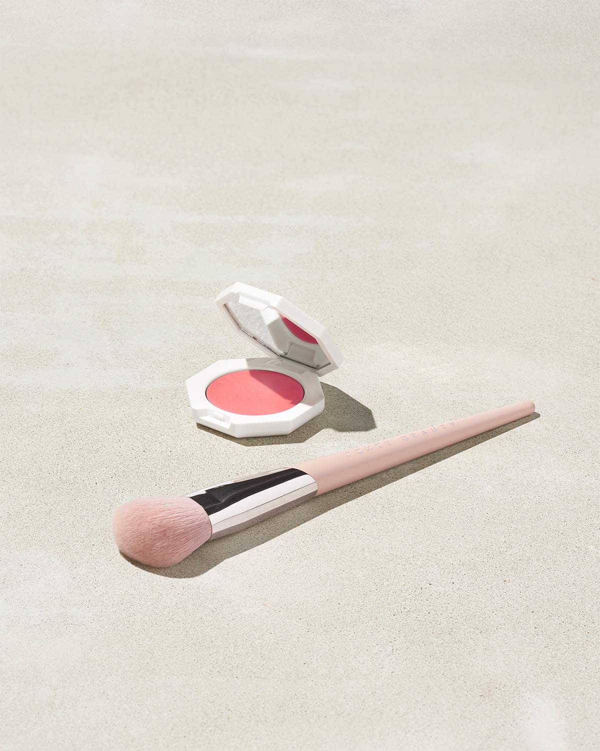 CHEEKS OUT FREESTYLE CREAM BLUSH - fenty glowup