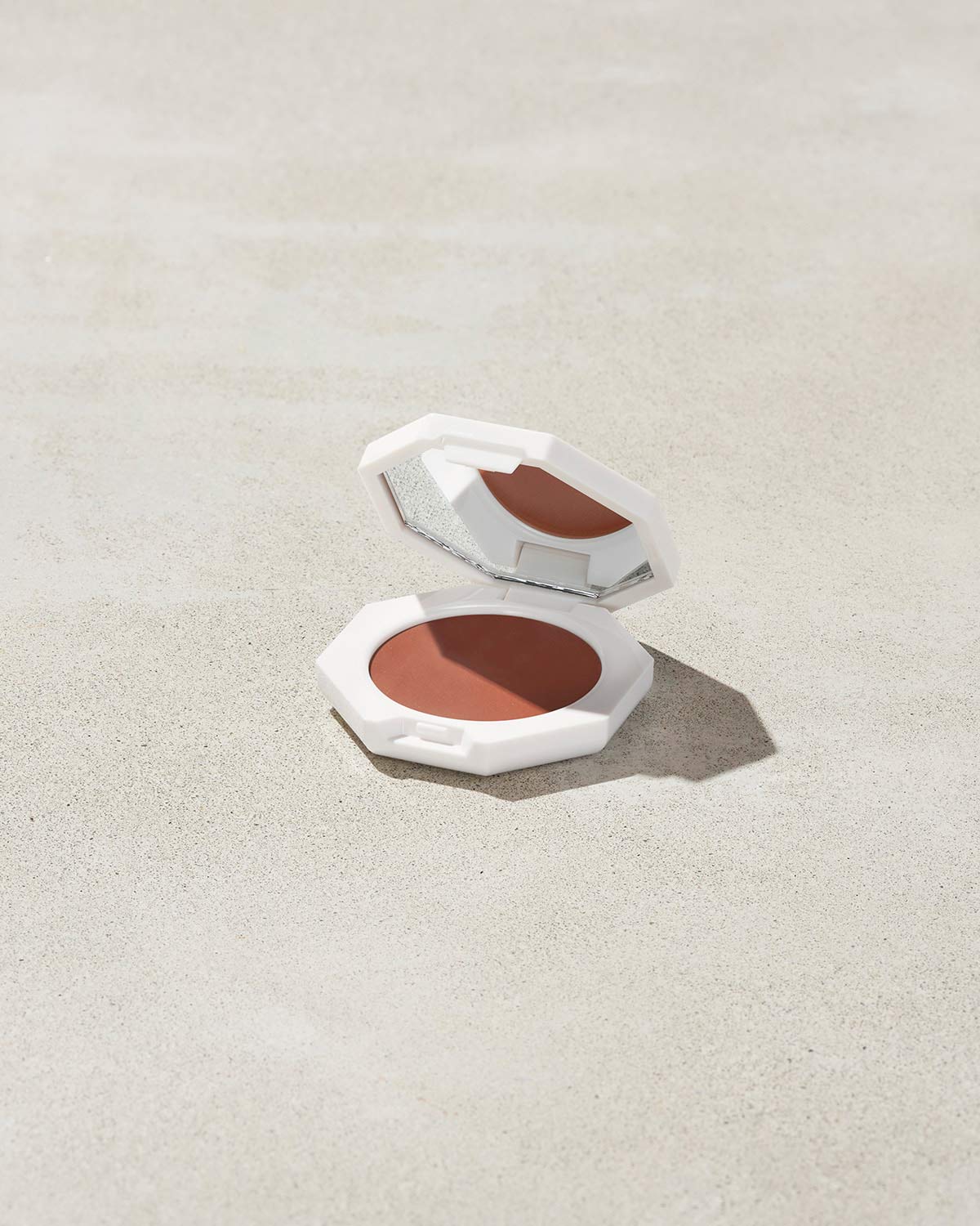 CHEEKS OUT FREESTYLE CREAM BLUSH - fenty glowup