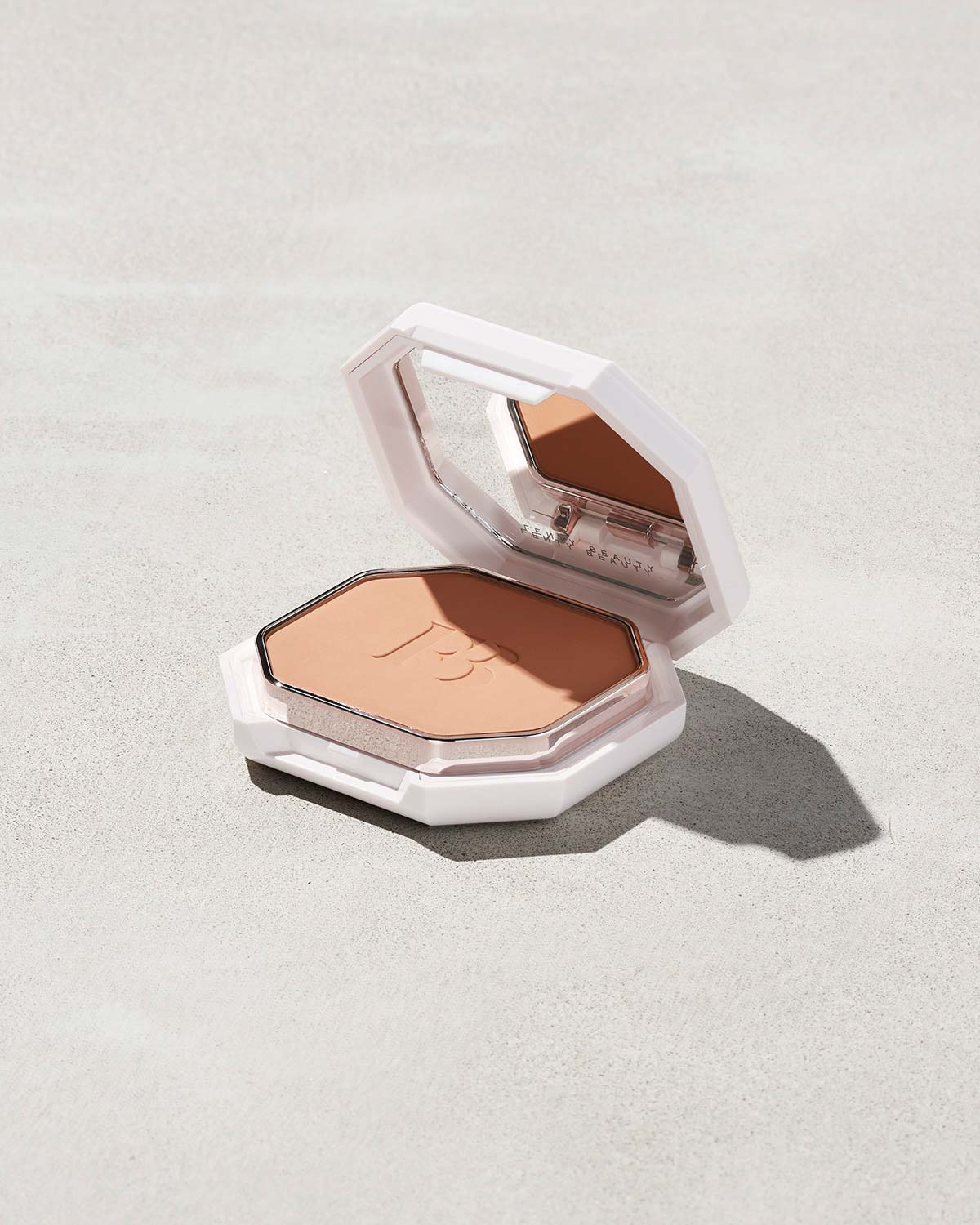Pro Filt'r Soft Matte Powder Foundation — #220