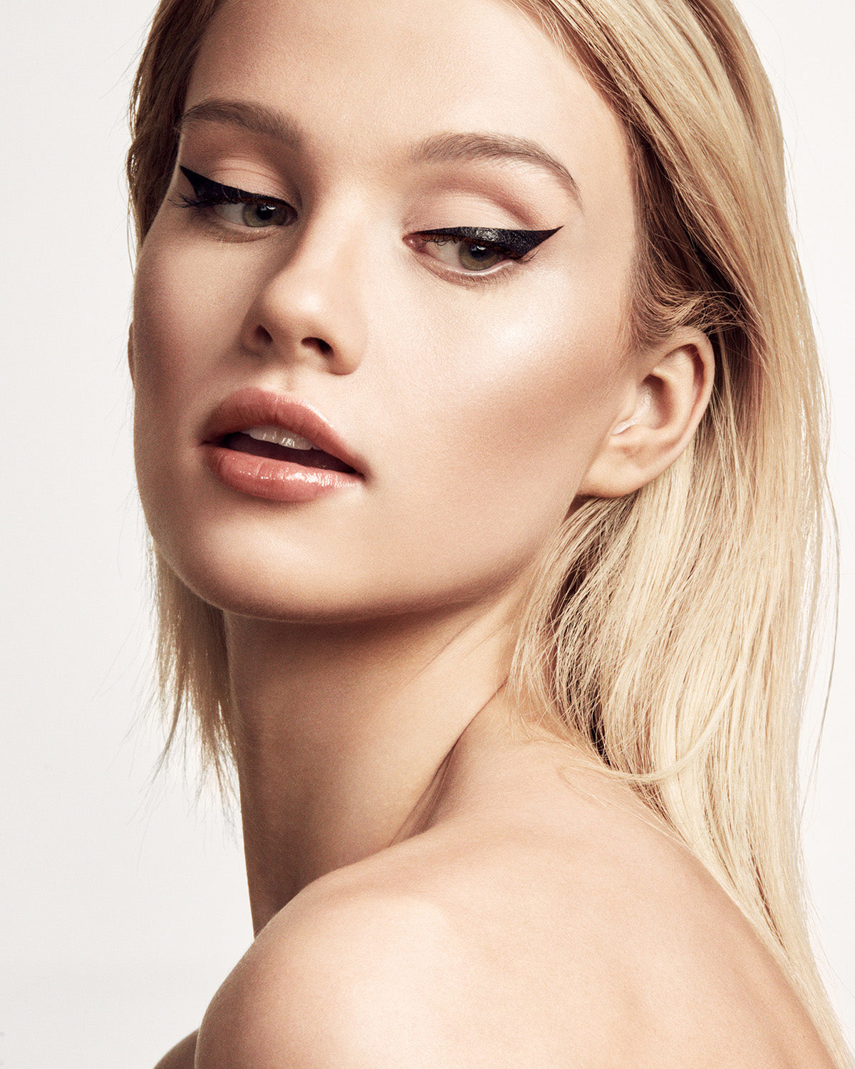 Flyliner Longwear Liquid Eyeliner - fenty glowup