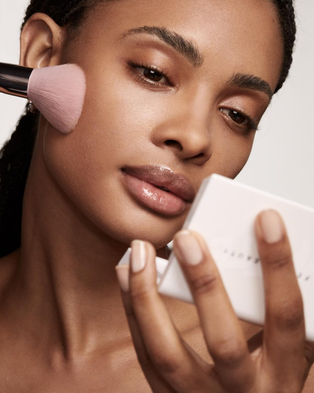 Invisimatte Instant Setting + Blotting Powder - fenty glowup