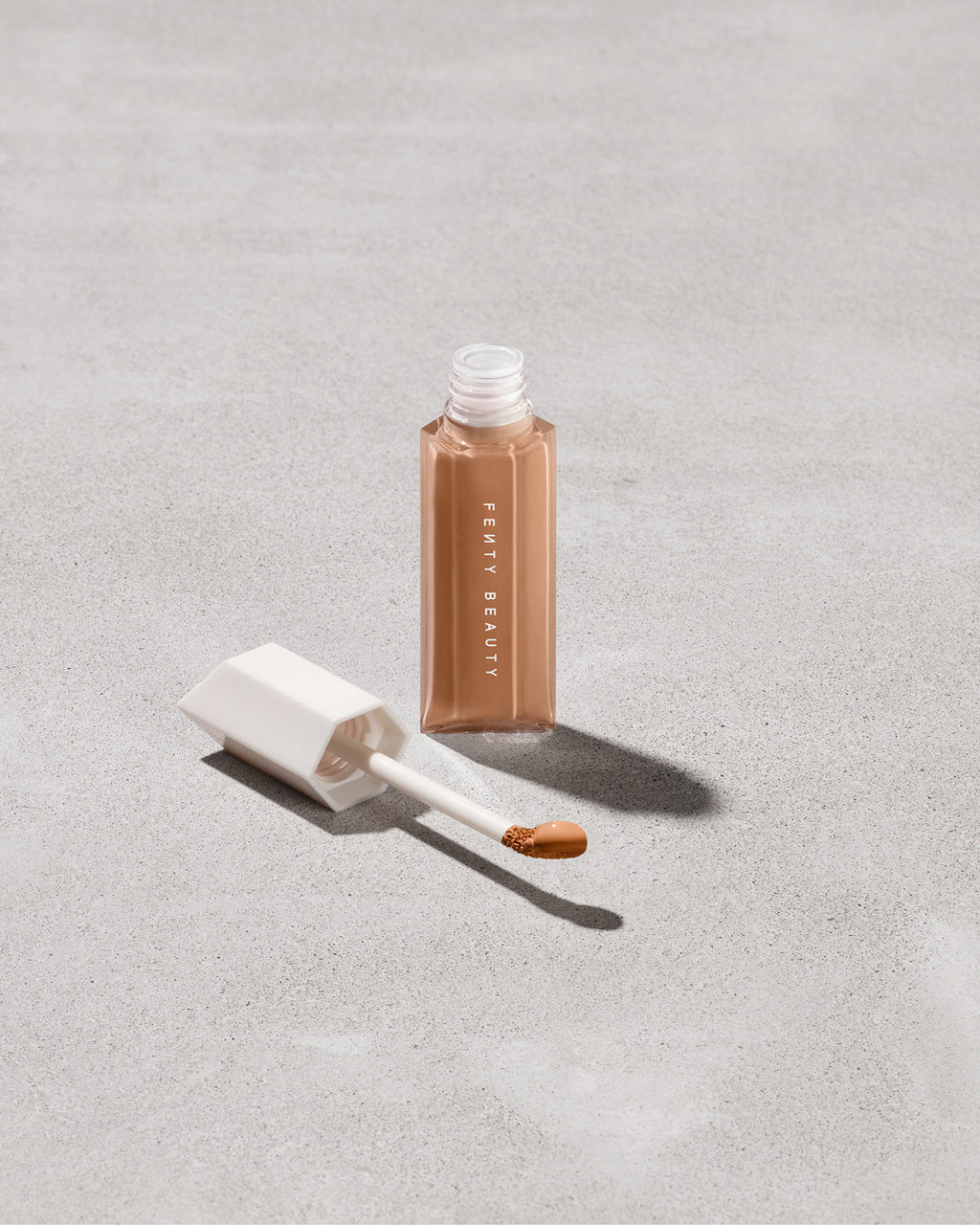 WE'RE EVEN HYDRATING LONGWEAR CONCEALER - fenty glowup