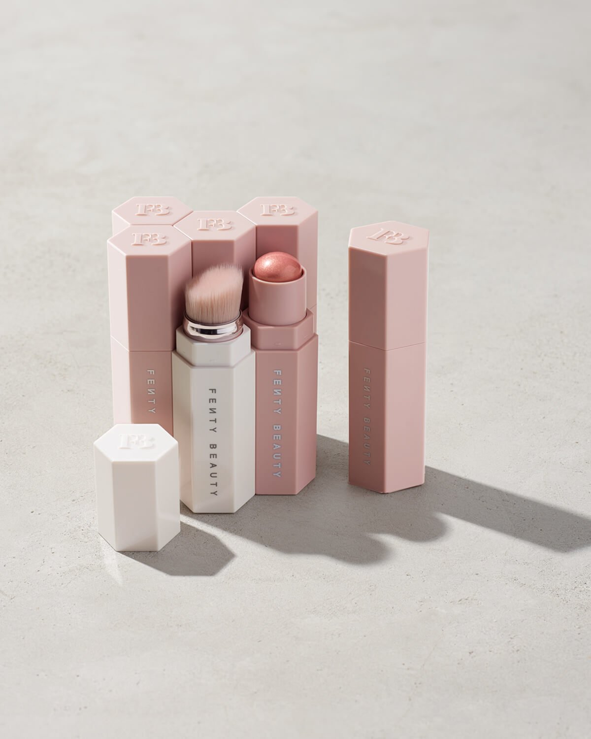 Portable Highlighter Brush 140 - fenty glowup Default Title Fenty Beauty Makeup Brushes