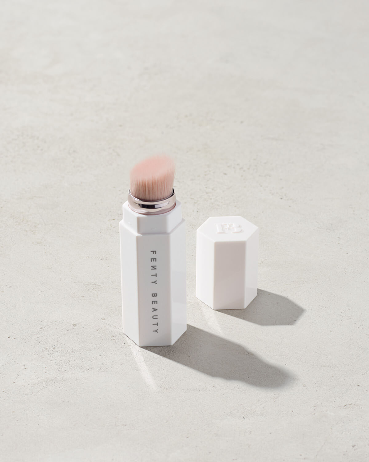 Portable Highlighter Brush 140 - fenty glowup Default Title Fenty Beauty Makeup Brushes