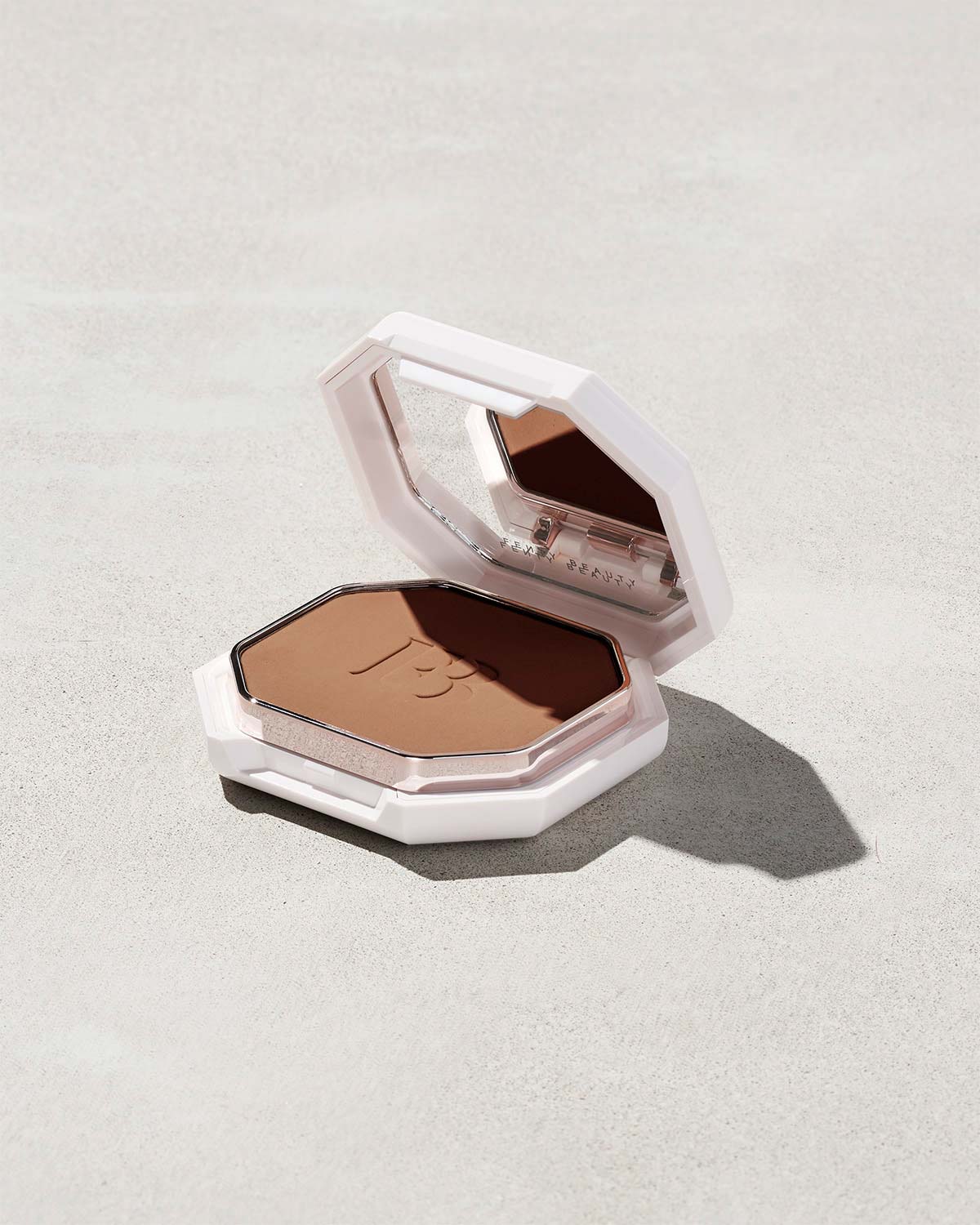 PRO FILT'R SOFT MATTE POWDER FOUNDATION - fenty glowup #340 Fenty Beauty Foundations & Concealers