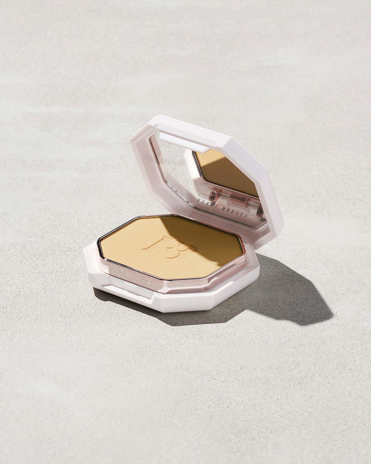 PRO FILT'R SOFT MATTE POWDER FOUNDATION - fenty glowup #145 Fenty Beauty Foundations & Concealers