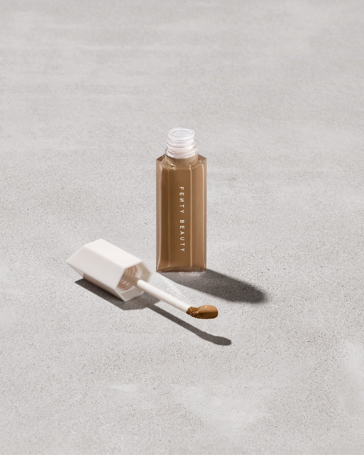 WE'RE EVEN HYDRATING LONGWEAR CONCEALER - fenty glowup